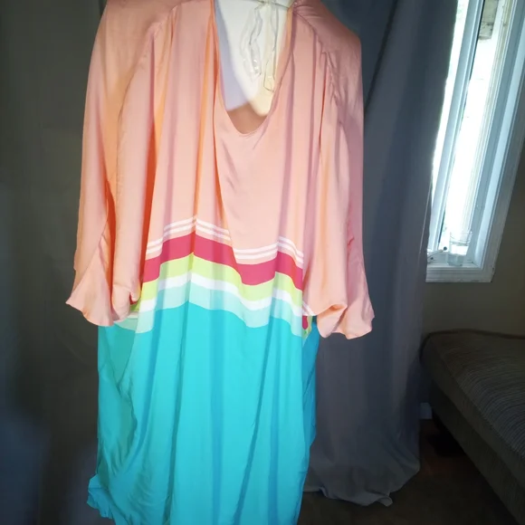 Colorful Striped V-Neck Top - Picture 3 of 5
